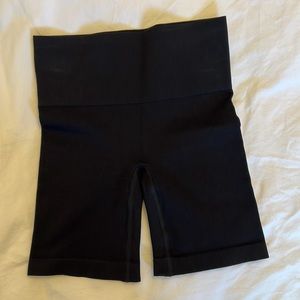 TNA ribbed bike short size XS